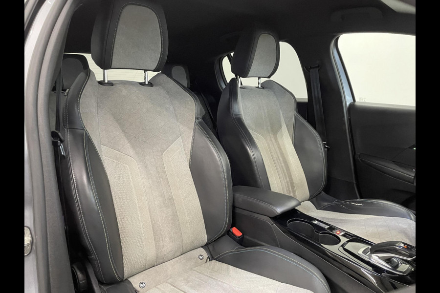 Peugeot e-208 EV GT 350 50 kWh Automaat Navigatie Apple Carplay/Android Auto Camera Parkeersensoren Cruise Control Stoelverwarming Half leder Climate Control Lichtmetalen velgen