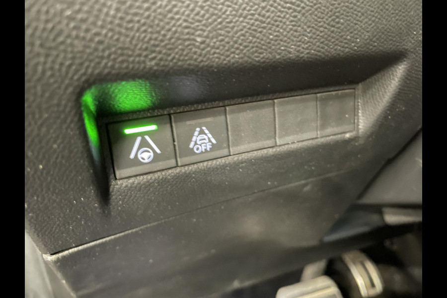 Peugeot e-208 EV GT 350 50 kWh Automaat Navigatie Apple Carplay/Android Auto Camera Parkeersensoren Cruise Control Stoelverwarming Half leder Climate Control Lichtmetalen velgen