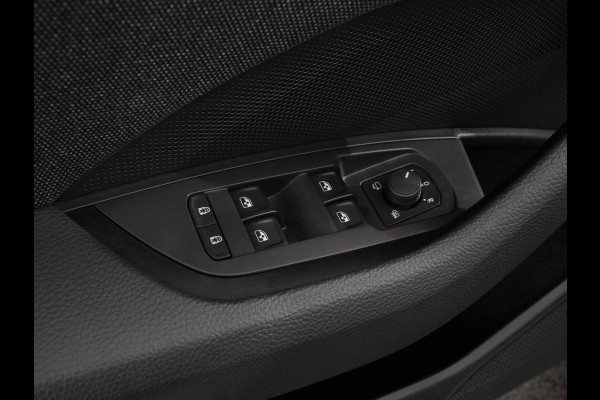 Škoda Kodiaq 1.5 TSI MHEV Automaat 7-PERS Selection | DEMO! | Apple Carplay / Android Auto| Digitale cockpit | Keyless | Adaptive Cruise Control | Camera | Navigatie