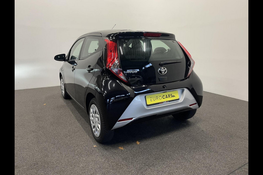 Toyota Aygo 1.0 VVT-i X-Play 5-DRS Airco DAB+ Carplay Navi X-Play Pack Achteruitrij Camera