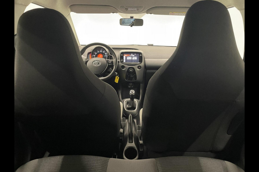 Toyota Aygo 1.0 VVT-i X-Play 5-DRS Airco DAB+ Carplay Navi X-Play Pack Achteruitrij Camera