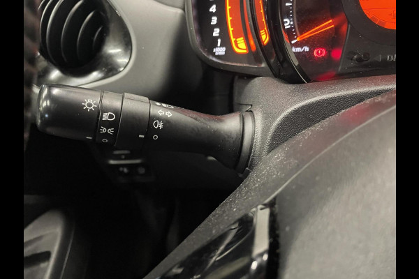 Toyota Aygo 1.0 VVT-i X-Play 5-DRS Airco DAB+ Carplay Navi X-Play Pack Achteruitrij Camera