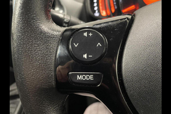 Toyota Aygo 1.0 VVT-i X-Play 5-DRS Airco DAB+ Carplay Navi X-Play Pack Achteruitrij Camera
