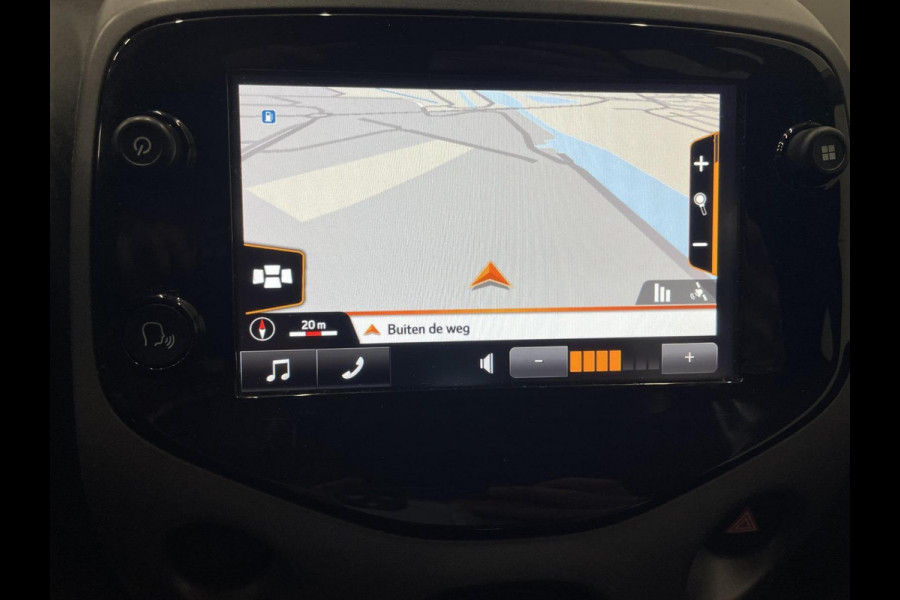 Toyota Aygo 1.0 VVT-i X-Play 5-DRS Airco DAB+ Carplay Navi X-Play Pack Achteruitrij Camera