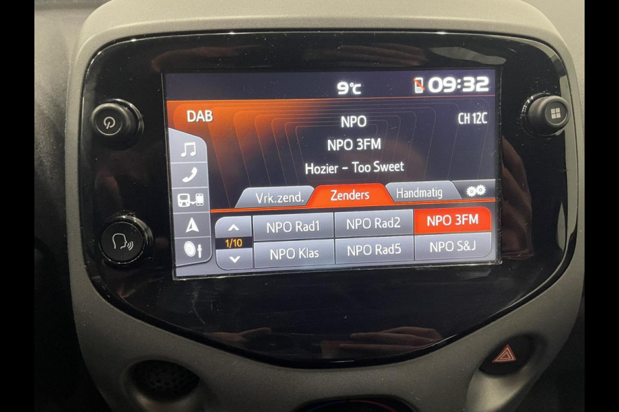 Toyota Aygo 1.0 VVT-i X-Play 5-DRS Airco DAB+ Carplay Navi X-Play Pack Achteruitrij Camera