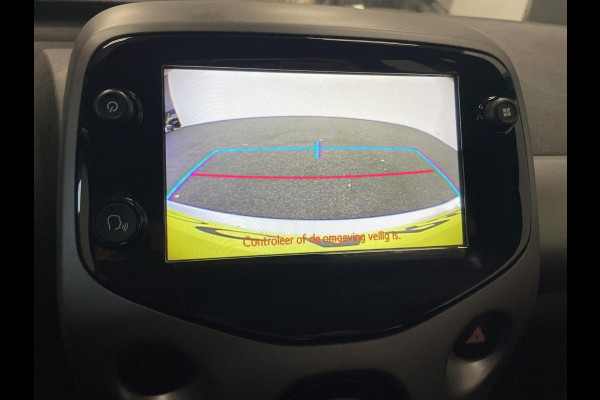 Toyota Aygo 1.0 VVT-i X-Play 5-DRS Airco DAB+ Carplay Navi X-Play Pack Achteruitrij Camera