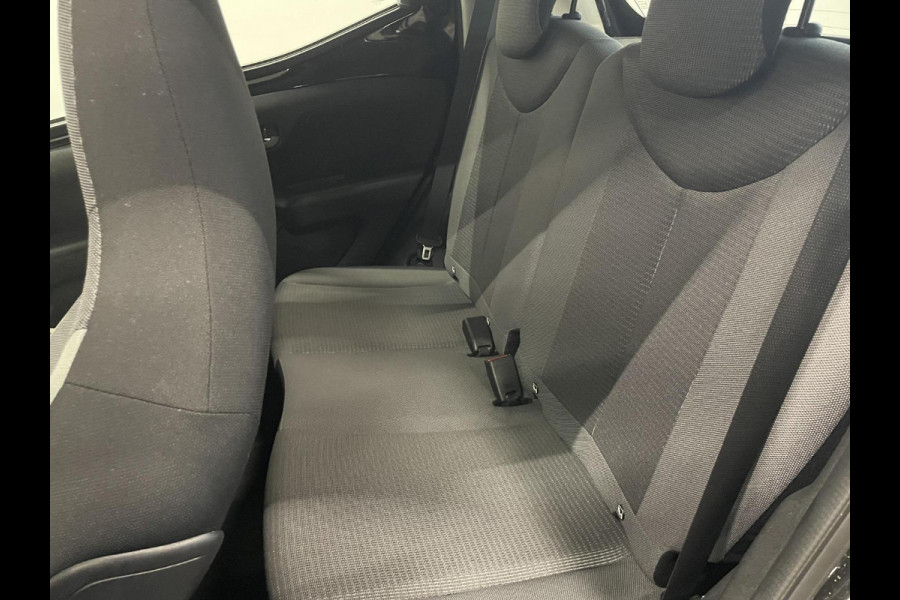 Toyota Aygo 1.0 VVT-i X-Play 5-DRS Airco DAB+ Carplay Navi X-Play Pack Achteruitrij Camera