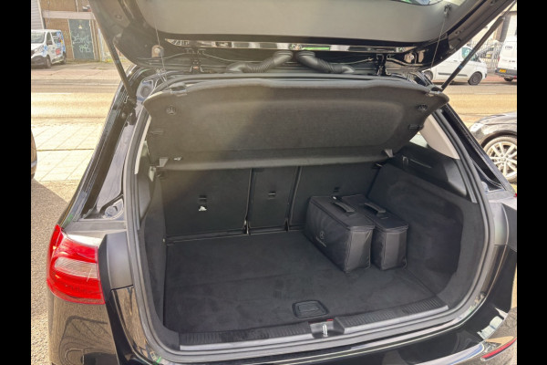 Mercedes-Benz B-Klasse 250 e Bus. Sol. AMG