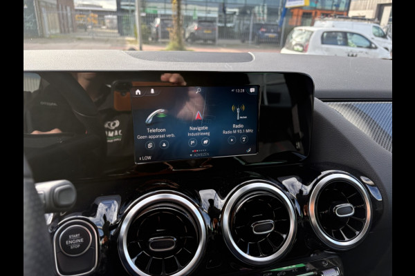 Mercedes-Benz B-Klasse 250 e Bus. Sol. AMG