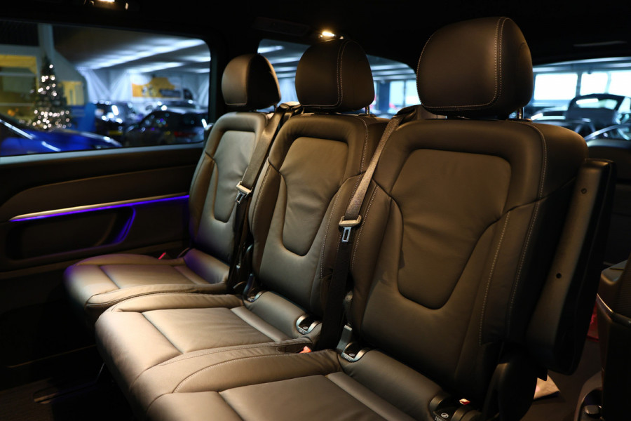 Mercedes-Benz V-Klasse V300d 4Matic XXL LUCHTVERING LEDER CARPLAY STOELVENT. '24 Er wordt ook de bank op de 3e rij bijgeleverd+ tussenschot