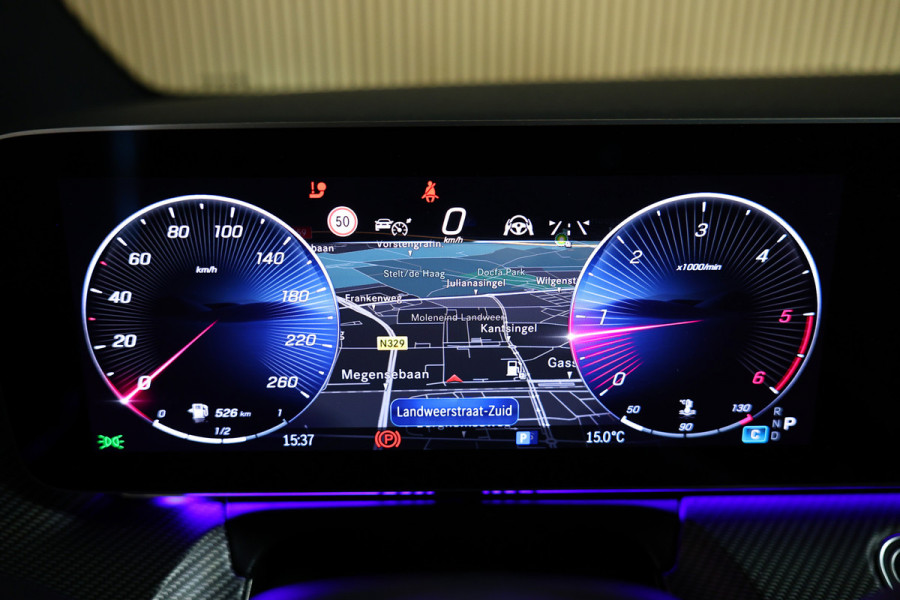 Mercedes-Benz V-Klasse V300d 4Matic XXL LUCHTVERING LEDER CARPLAY STOELVENT. '24 Er wordt ook de bank op de 3e rij bijgeleverd+ tussenschot