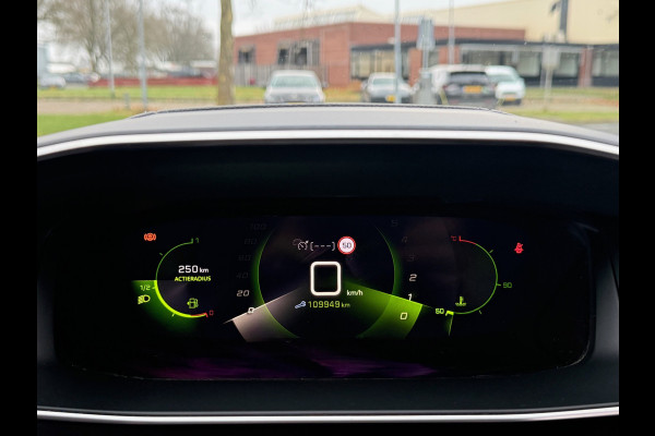 Peugeot 2008 BWJ 2021 | 1.2T 131PK GT | PANO SCHUIFDAK | VOCAL | CAMERA A | CLIMA | NAVI | CARPLAY | PRIVACY GLASS | PDC 2X | LEDER/STOF |