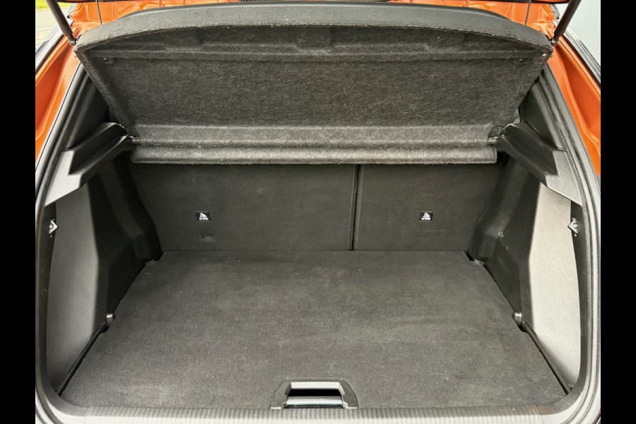 Peugeot 2008 BWJ 2021 | 1.2T 131PK GT | PANO SCHUIFDAK | VOCAL | CAMERA A | CLIMA | NAVI | CARPLAY | PRIVACY GLASS | PDC 2X | LEDER/STOF |