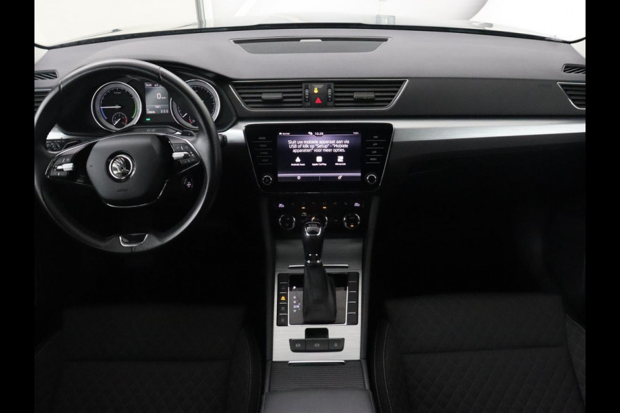 Škoda Superb 1.4 TSI iV Business Edition | Trekhaak | Stoel & stuurverwarming | Camera | Carplay | Memory | Navigatie | Full LED | Climate control | Parkeerhulp