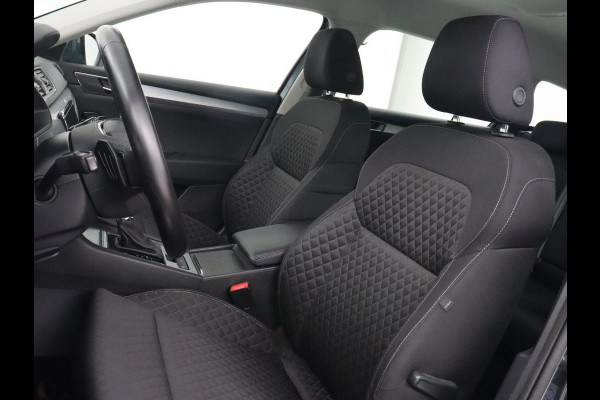 Škoda Superb 1.4 TSI iV Business Edition | Trekhaak | Stoel & stuurverwarming | Camera | Carplay | Memory | Navigatie | Full LED | Climate control | Parkeerhulp