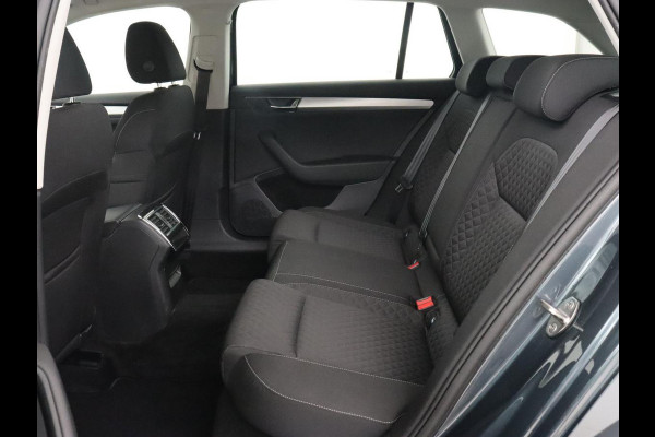 Škoda Superb 1.4 TSI iV Business Edition | Trekhaak | Stoel & stuurverwarming | Camera | Carplay | Memory | Navigatie | Full LED | Climate control | Parkeerhulp