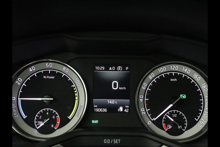 Škoda Superb 1.4 TSI iV Business Edition | Trekhaak | Stoel & stuurverwarming | Camera | Carplay | Memory | Navigatie | Full LED | Climate control | Parkeerhulp