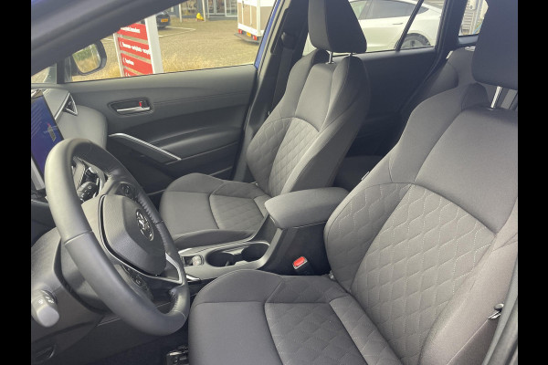 Toyota Corolla Cross Hybrid 140 Style Bi-Tone | Stuur-/ & Stoelverwarming | Parkeersensoren | Dodehoek detectie | Elektrische kofferbak