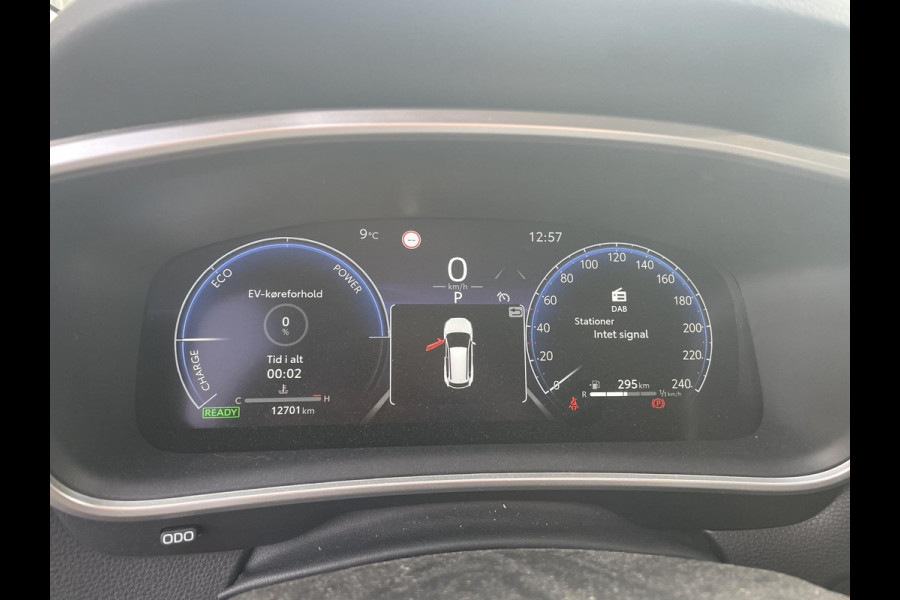 Toyota Corolla Cross Hybrid 140 Style Bi-Tone | Stuur-/ & Stoelverwarming | Parkeersensoren | Dodehoek detectie | Elektrische kofferbak