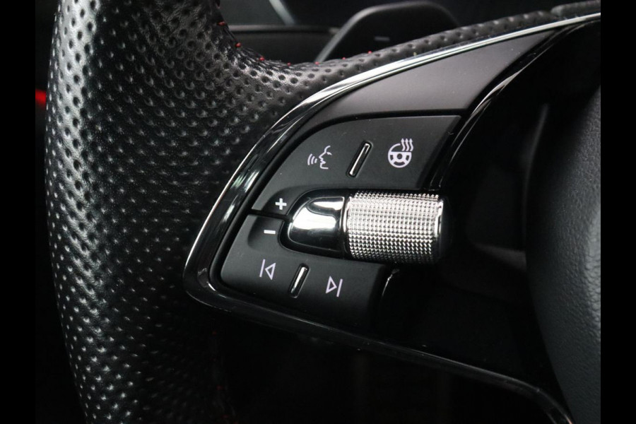 Škoda Octavia 1.4 TSI RS iV PHEV Business | Stoelverwarming | Adaptive cruise | Matrix LED | Side Assist | Camera | Carplay | Navigatie | Sfeerverlichting | Virtual Cockpit | Sportstoelen | Plug In