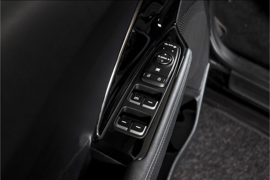 Kia Niro 1.6 GDi Hybrid First Edition - Automaat | Cruise | Stoel-+Stuurverw. | PDC | Camera | NAV | ECC | LM 16" |