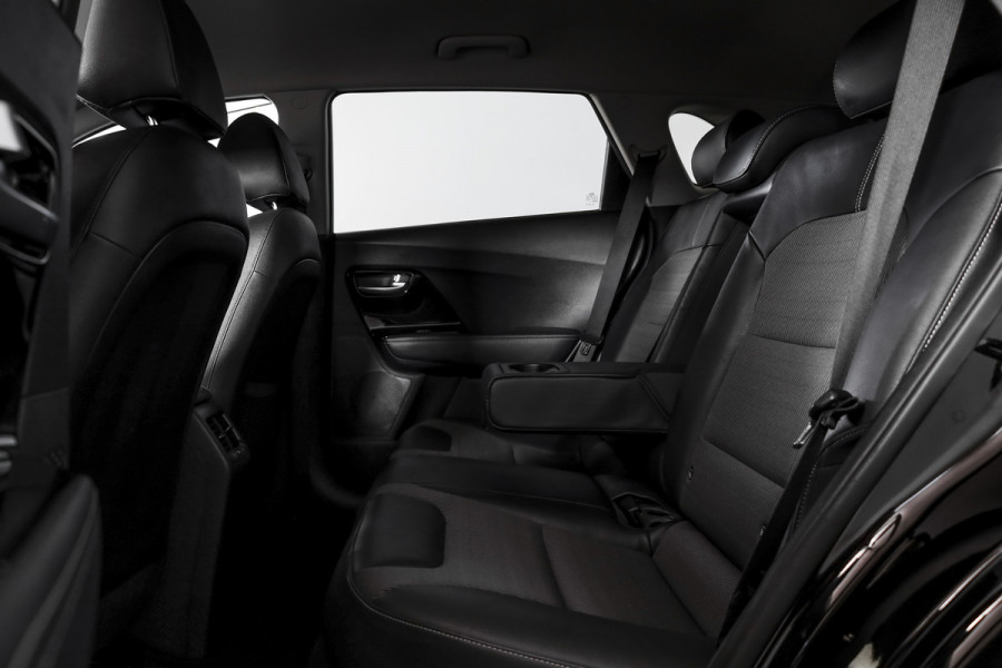 Kia Niro 1.6 GDi Hybrid First Edition - Automaat | Cruise | Stoel-+Stuurverw. | PDC | Camera | NAV | ECC | LM 16" |