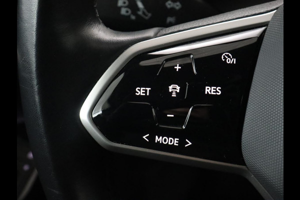 Volkswagen ID.5 Pro 77 kWh | Trekhaak | Stoelverwarming | Matrix LED | Camera | Carplay | Keyless | Stuurverwarming | Adaptive cruise | Navigatie | 20'' | Park Assist