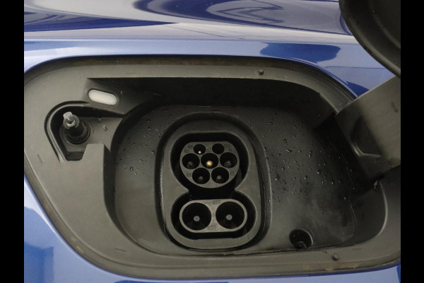 Volkswagen ID.5 Pro 77 kWh | Trekhaak | Stoelverwarming | Matrix LED | Camera | Carplay | Keyless | Stuurverwarming | Adaptive cruise | Navigatie | 20'' | Park Assist