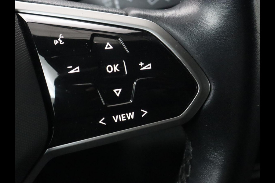 Volkswagen ID.5 Pro 77 kWh | Trekhaak | Stoelverwarming | Matrix LED | Camera | Carplay | Keyless | Stuurverwarming | Adaptive cruise | Navigatie | 20'' | Park Assist