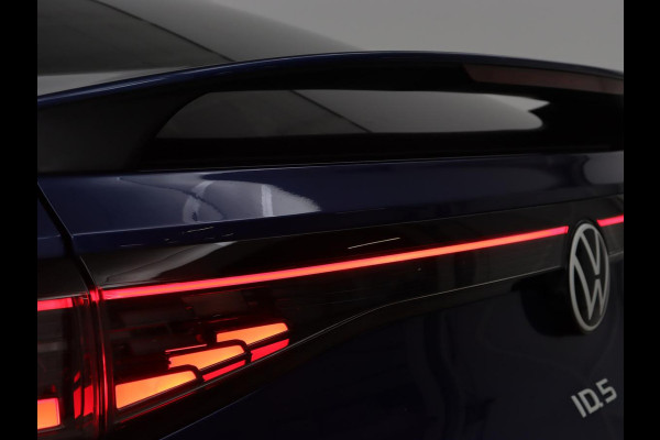 Volkswagen ID.5 Pro 77 kWh | Trekhaak | Stoelverwarming | Matrix LED | Camera | Carplay | Keyless | Stuurverwarming | Adaptive cruise | Navigatie | 20'' | Park Assist