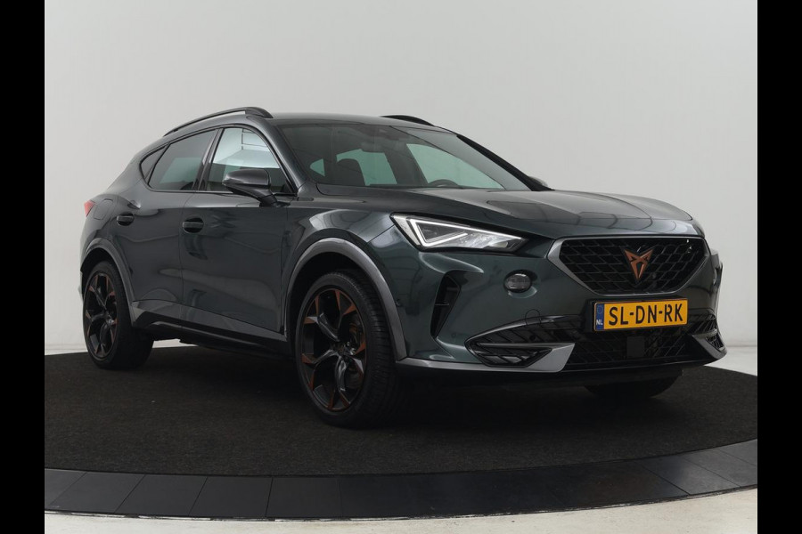 CUPRA Formentor 1.4 eHybrid VZ | 245pk | Stoelverwarming | Camera | Adaptive cruise | Sfeerverlichting | Navigatie | Keyless | 19'' | Stuurverwarming | Full LED | PHEV | Plug In