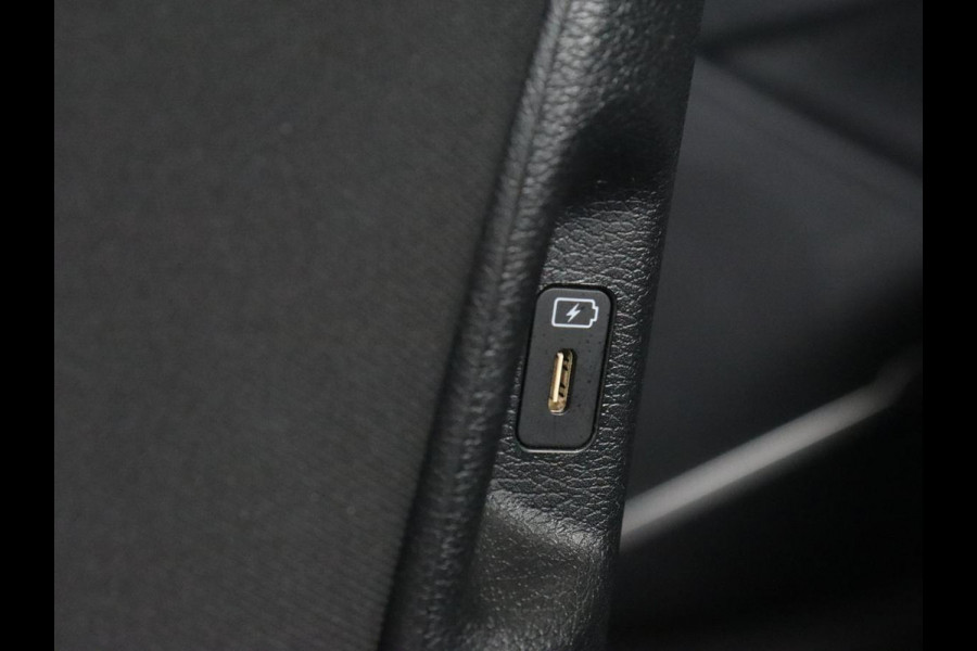 Kia Sportage 1.6 T-GDi DynamicLine | Adaptive cruise | Camera | Carplay | Navigatie | Full LED | DAB | Parkeerhulp | Digital Cockpit | Climate control | Cruise control | Bluetooth