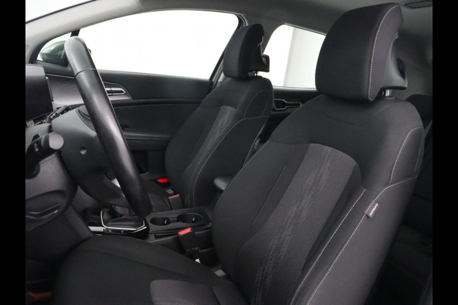 Kia Sportage 1.6 T-GDi DynamicLine | Adaptive cruise | Camera | Carplay | Navigatie | Full LED | DAB | Parkeerhulp | Digital Cockpit | Climate control | Cruise control | Bluetooth