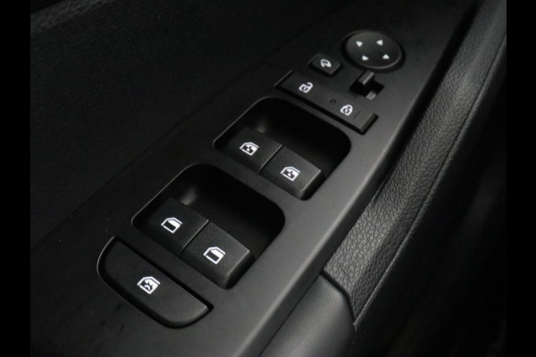 Kia Sportage 1.6 T-GDi DynamicLine | Adaptive cruise | Camera | Carplay | Navigatie | Full LED | DAB | Parkeerhulp | Digital Cockpit | Climate control | Cruise control | Bluetooth