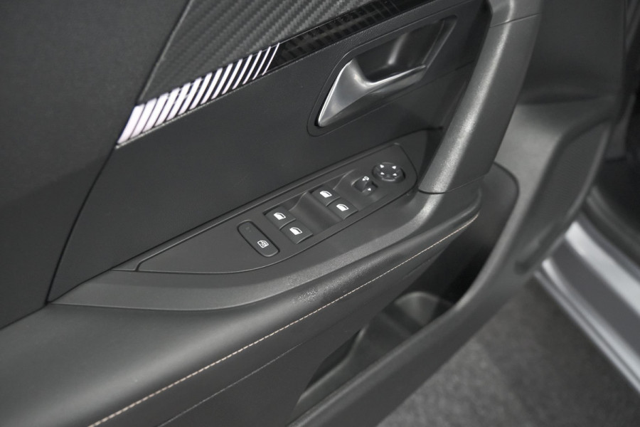 Peugeot 2008 Hybrid 136 e-DCS6 Allure | 360 Camera | Adaptieve Cruise Control | Dodehoekdetectie | Navigatie