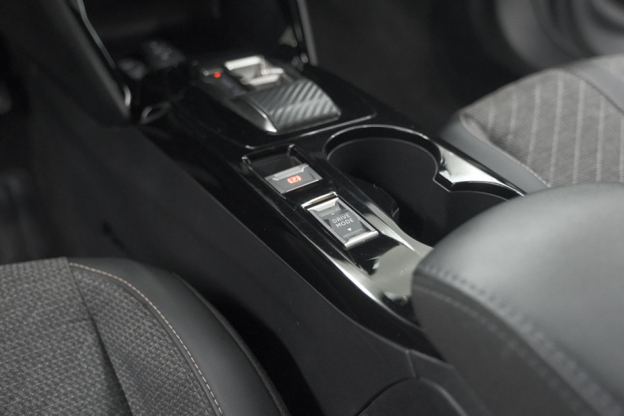 Peugeot 2008 Hybrid 136 e-DCS6 Allure | 360 Camera | Adaptieve Cruise Control | Dodehoekdetectie | Navigatie