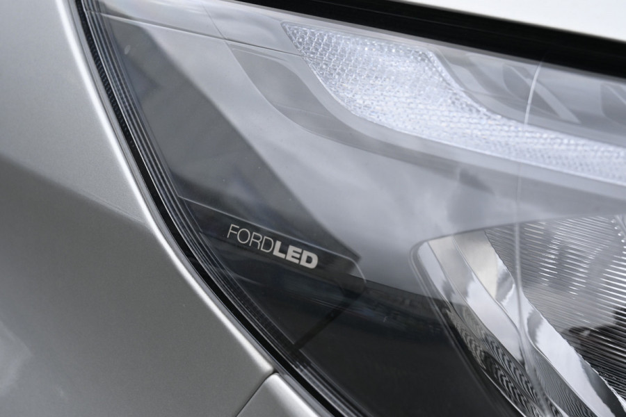 Ford Transit Custom 320L 2.0 TDCI L2H1 Limited Driver assist pack, 17 inch velgen, Draadloos laden, Etc.