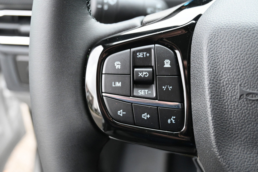 Ford Transit Custom 320L 2.0 TDCI L2H1 Limited Driver assist pack, 17 inch velgen, Draadloos laden, Etc.