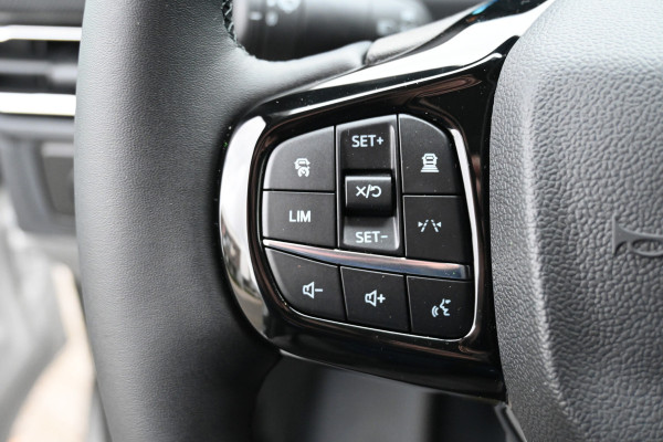 Ford Transit Custom 320L 2.0 TDCI L2H1 Limited Driver assist pack, 17 inch velgen, Draadloos laden, Etc.