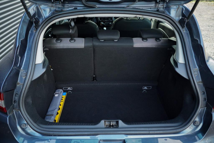 Renault Clio 0.9 TCe Intens / Trekhaak / 5Drs / Lichtmetalen velgen / Lage KM