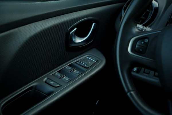 Renault Clio 0.9 TCe Intens / Trekhaak / 5Drs / Lichtmetalen velgen / Lage KM