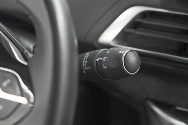 Peugeot 5008 PureTech 130 EAT8 Allure Pack | Stoelverwarming | Camera | Dodehoekdetectie | Navigatie