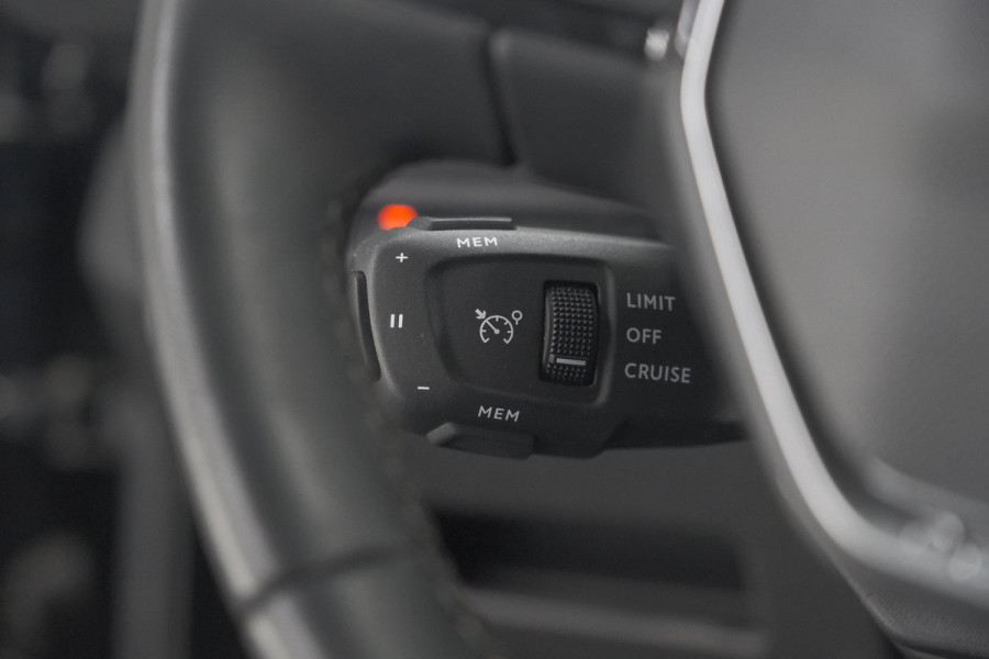 Peugeot 5008 PureTech 130 EAT8 Allure Pack | Stoelverwarming | Camera | Dodehoekdetectie | Navigatie