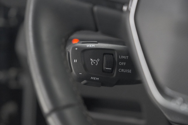 Peugeot 5008 PureTech 130 EAT8 Allure Pack | Stoelverwarming | Camera | Dodehoekdetectie | Navigatie