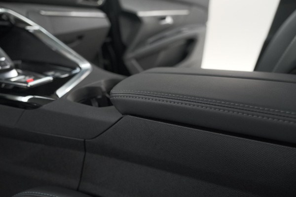 Peugeot 5008 PureTech 130 EAT8 Allure Pack | Stoelverwarming | Camera | Dodehoekdetectie | Navigatie