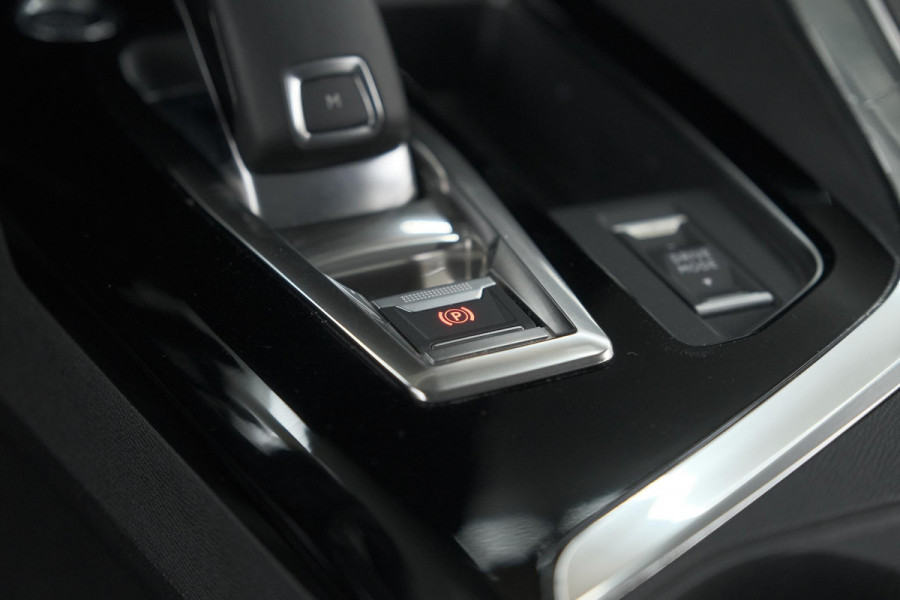 Peugeot 5008 PureTech 130 EAT8 Allure Pack | Stoelverwarming | Camera | Dodehoekdetectie | Navigatie