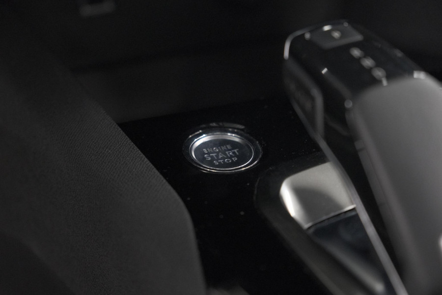 Peugeot 5008 PureTech 130 EAT8 Allure Pack | Stoelverwarming | Camera | Dodehoekdetectie | Navigatie