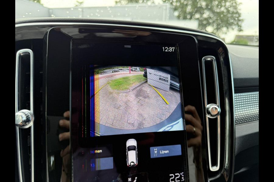 Volvo XC40 1.5 T4 Recharge R-Design 210pk | Parking pack | Draadloos opladen | PHEV | 1.800kg Trekgewicht