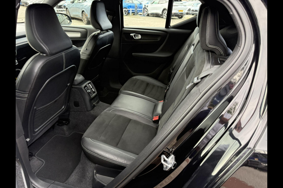 Volvo XC40 1.5 T4 Recharge R-Design 210pk | Parking pack | Draadloos opladen | PHEV | 1.800kg Trekgewicht