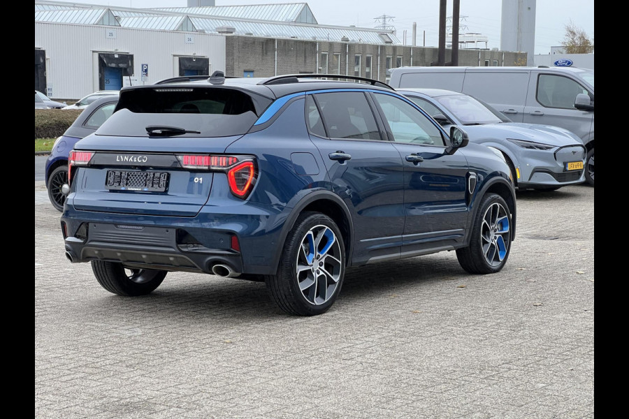 Lynk & Co 01 1.5 261 pk | PHEV | 360 Camera | Adaptieve Cruise | Elek. Achterklep | Panorama dak | Stoelverwarming | 1.800kg Trekgewicht